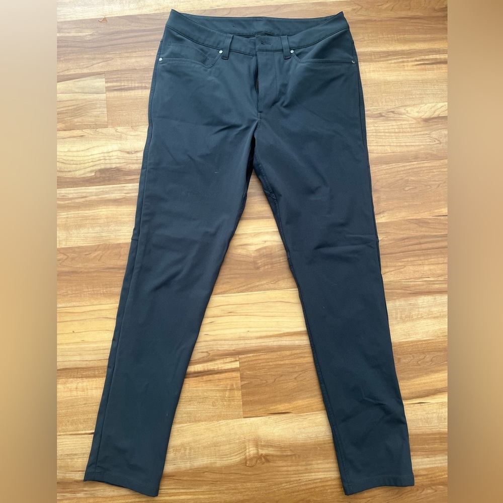 Lululemon ABC SLIM-FIT PANT 30" *WARPSTREME
Obsidian
Size: 31